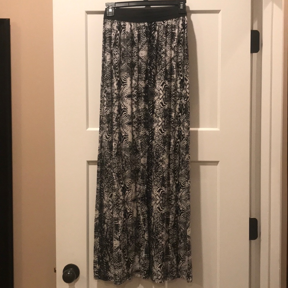 Maxi skirt size small